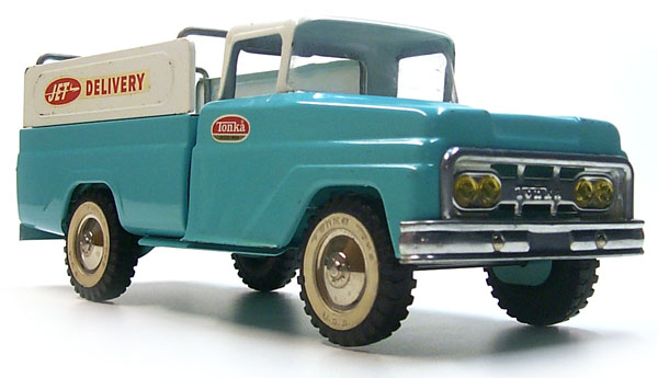 Front view of a 1962 Tonka Jet Delivery Truck Number 410